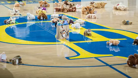Blue Hens To Host Second Annual UD Basketball Teddy Bear Toss on December 20