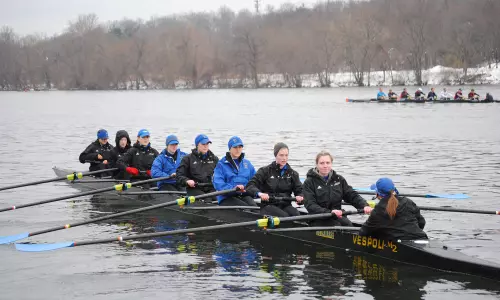 Blue Hens Rowing Opens Spring Season in Philly