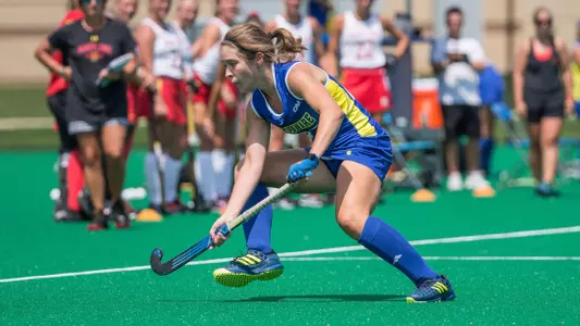 No. 3 Hens Cruise to 7-0 Season-Opening Victory Over Indiana