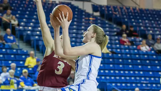Blue Hens Top Hofstra, 58-51, for 10th Win of Year