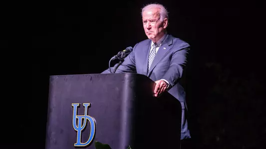 Delaware Football Family Gathers to Celebrate the Life of Tubby Raymond