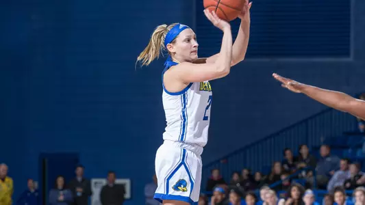 Hens Rally For Hard-Fought 51-49 Victory Over Towson