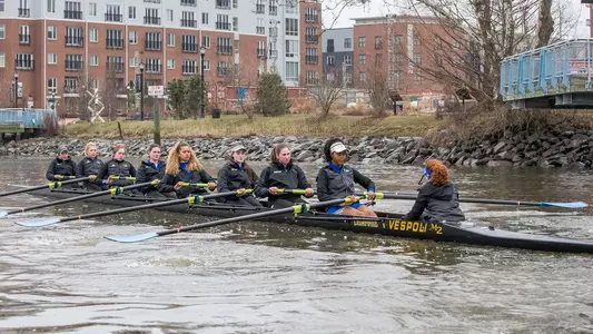 Blue Hens Novice Eight Competes at Dad Vail
