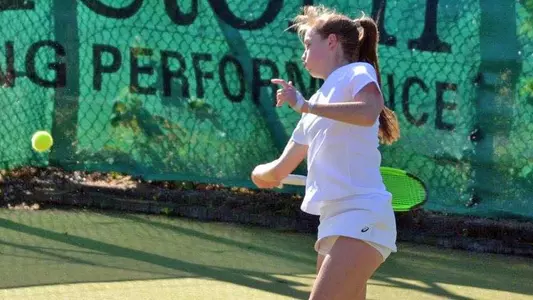 Hens Sign Caragh Courtney to Women's Tennis NL