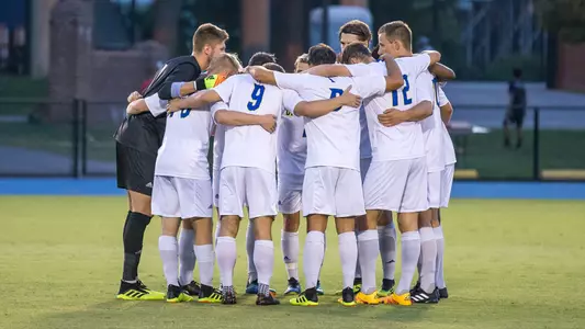 msoccer18-huddle-princeton