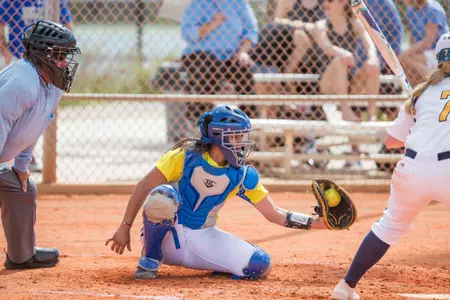 Gallardo catches