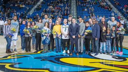 mbb19-seniorday-hofstra