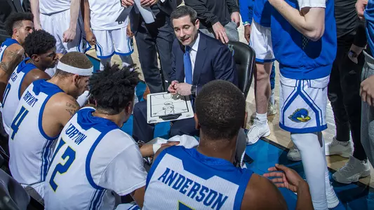 mbb19-huddle-charleston