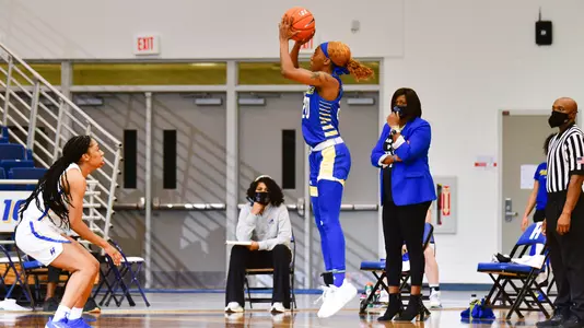 Jasmine Dickey Hofstra Cover