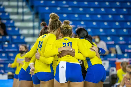 Volleyball Huddle 2021
