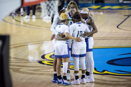 2020-21 WBB Huddle