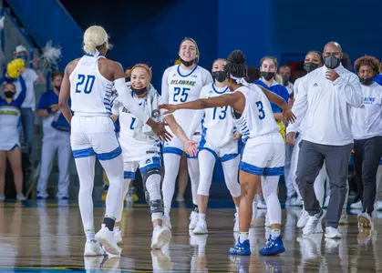WBB 2021-22 Huddle JMU