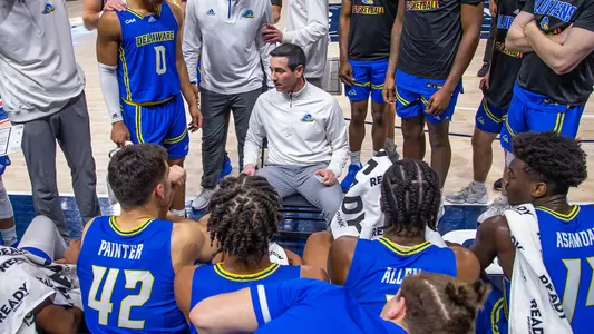 mbb22-huddle-towson