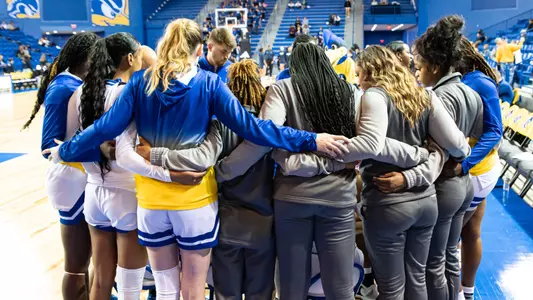 23-24 WBB Huddle vs Longwood