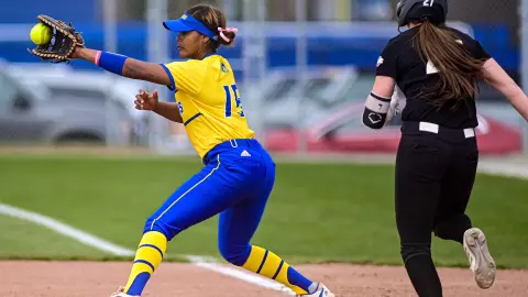 Kiara Mills vs. Rider