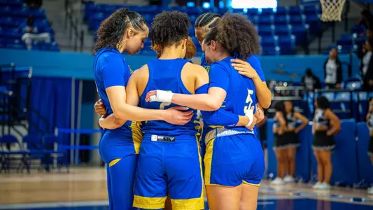2023 WBB Huddle at Hampton