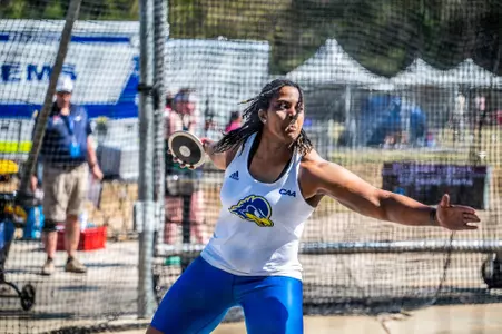 Myrissa McFolling-Young at Raleigh Relays
