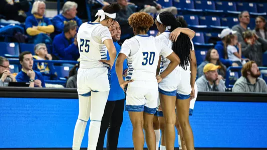 23 WBB Huddle