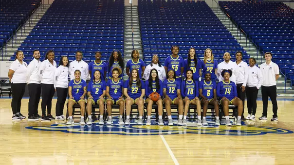 2025-26 WBB Team Photo (Everyone)
