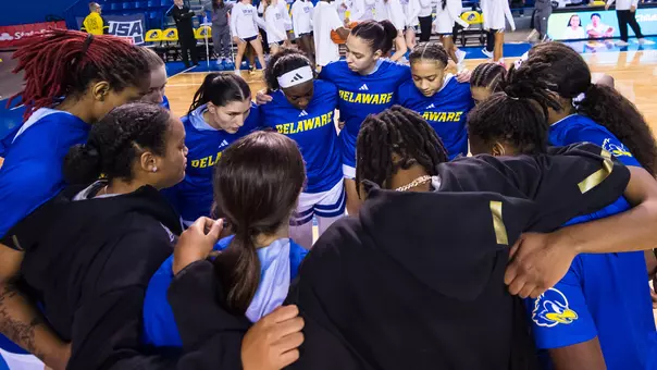 2025-26 WBB Team Huddle