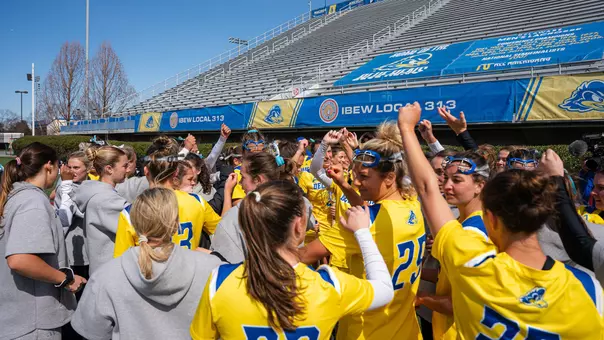 Team Huddle vs. Mount St. Mary's