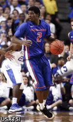 Derrick Marks (2) dribbles the ball against the Kentucky Wildcats in the first half