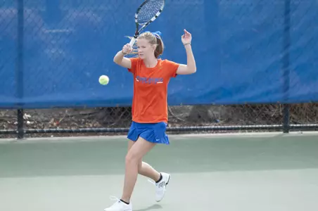 Teal Vosburgh won in straight sets at No. 2 singles.