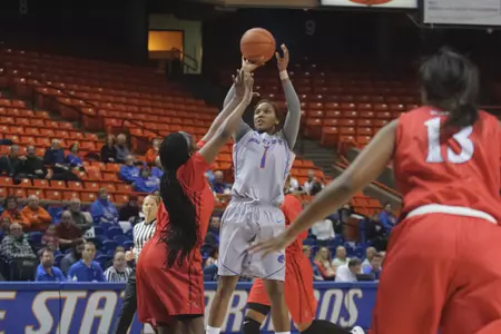 Deanna Weaver led Boise State with 17 points and 15 rebounds.