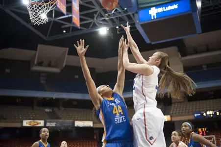 Miquelle Askew led Broncos with 20 points.