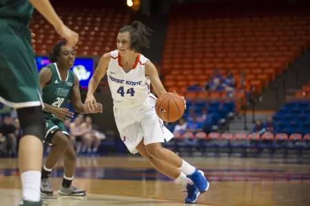 Brooke Pahukoa tallied season-high 22 points.