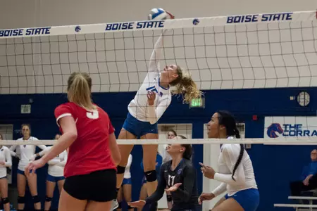 Sierra Nobley recorded 11th double-double with 22 kills and 11 digs.