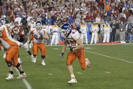 Ian Johnson speeds towards the end zone on the two-point tr
