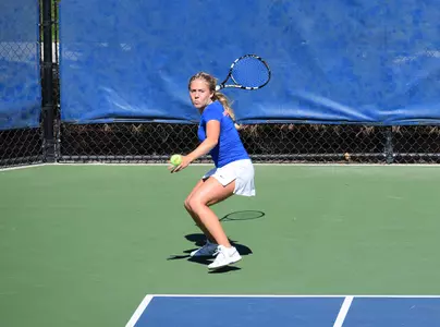 Sammie Watson clinched the team victory with her singles win.