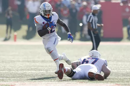 Nov 25, 2017; Fresno, CA, USA; Boise State Broncos running back Alexander Mattison (22) runs the ball against the Fresno State Bulldogs in the first quarter at Bulldog Stadium. Mandatory Credit: Cary Edmondson-USA TODAY Sport