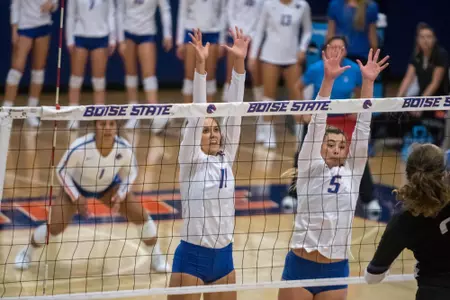 Boise State Volleyball vs. University of Washington, Brooke Sutton Photo