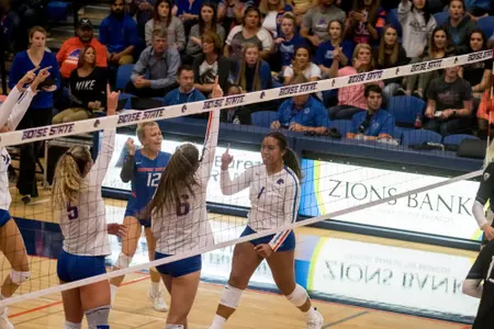 Boise State Volleyball vs. University of Washington, Brooke Sutton Photo