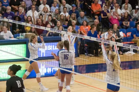 Boise State Volleyball vs. University of Washington, Brooke Sutton Photo