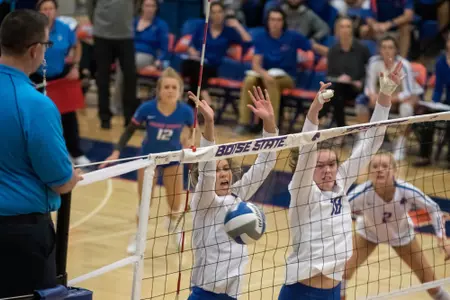 Boise State Volleyball vs. University of Washington, Brooke Sutton Photo
