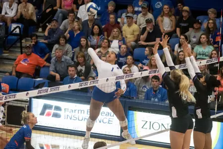 Boise State Volleyball vs. University of Washington, Brooke Sutton Photo