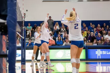 Boise State Volleyball vs. University of Washington, Brooke Sutton Photo