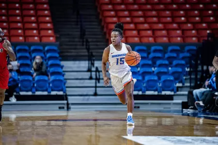 Dominique Leonidas 2021-22 Action