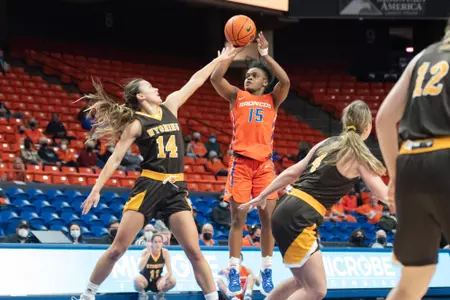 Dominique Leonidas 2021-22 Action