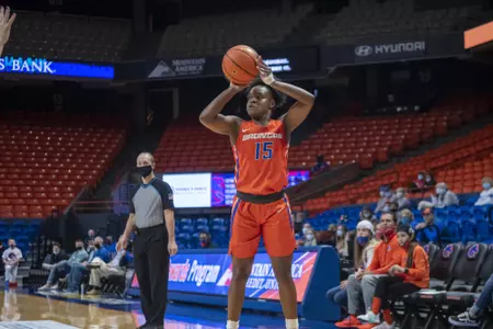 Dominique Leonidas 2021-22 Action