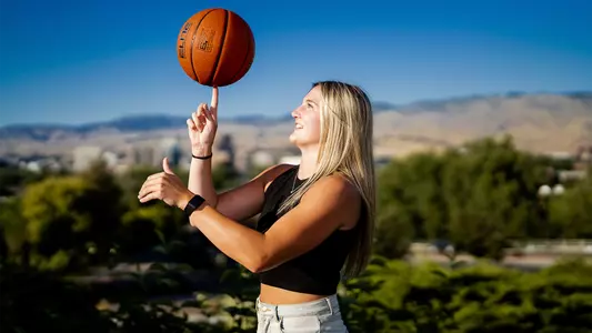 Linsey Lovrovich Photoshoot