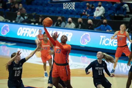 Elodie Lalotte 2021-22 Action vs Nevada