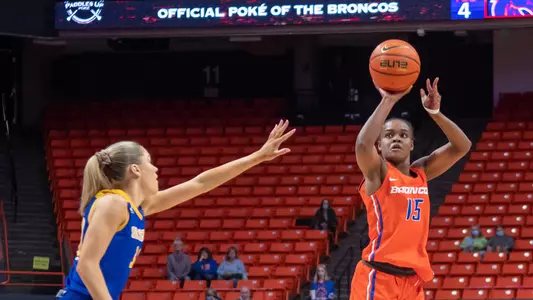 Dominique Leonidas 2021-22 Action vs San Jose State