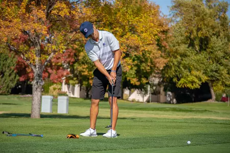 Skylar Eubank on a putt.