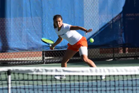 Ana Conde Vendrell returns the ball.