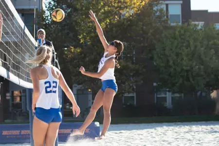 Elli Wolthuis attacks the net.