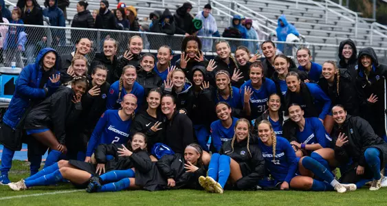 Team Photo at Boas against Colorado State in the rain (2023).